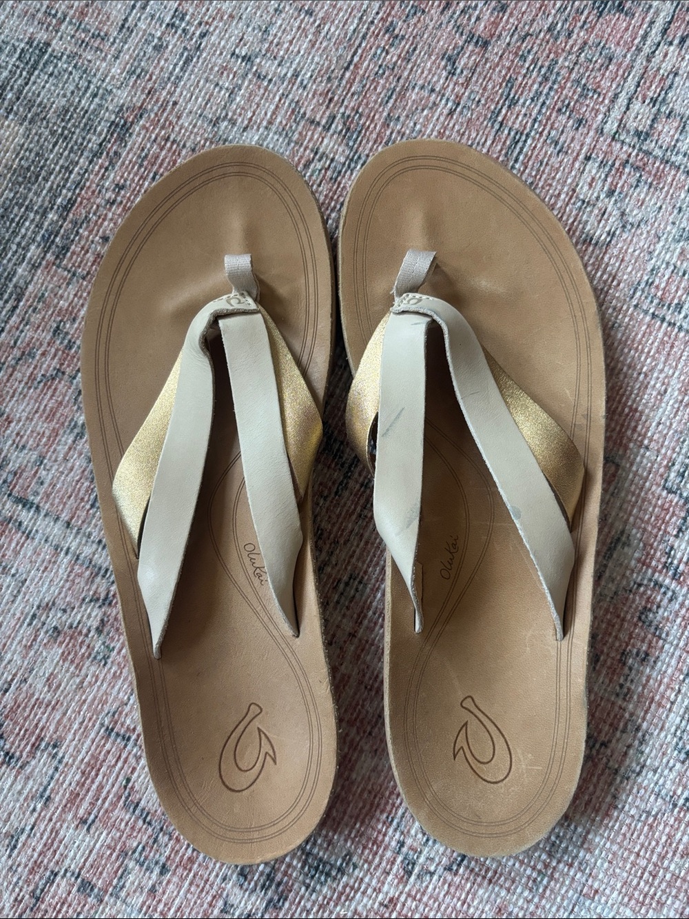 OluKai Women’s Tan Sandals with Gold Accent Thongs flip flops